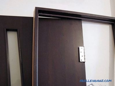 Samonosná instalace závěsu dveří