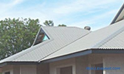 Čím lépe pokrýt střechu domu