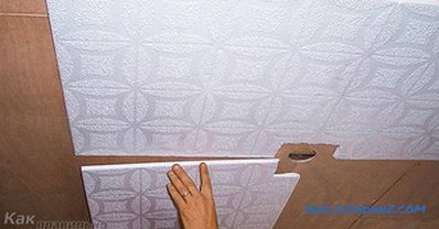 Jak lepit stropní dlaždice - způsoby lepení stropní desky + foto