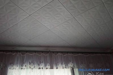 Jak lepit stropní dlaždice - způsoby lepení stropní desky + foto