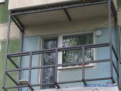 Balkon s odstraněním vlastních rukou