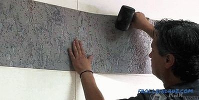 Jak přilepit korek na zeď