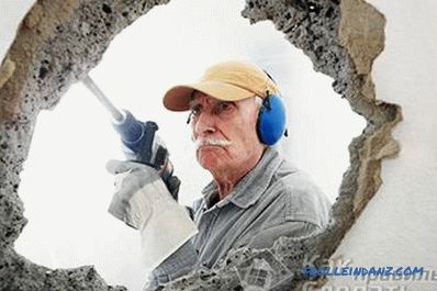 Jak prolomit betonovou zeď - demontáž betonové zdi