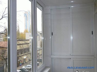 Jak udělat balkon bytu vlastníma rukama (uvnitř i vně) + foto