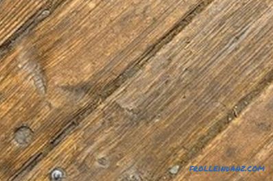Vyrovnávání dřevěné podlahy pod laminátem rukama: nástroje, materiály, schody (video)
