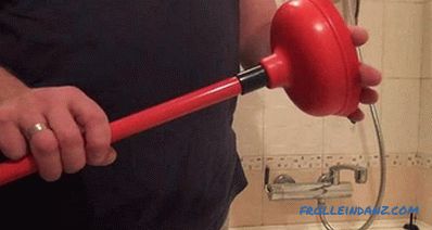 Jak vyčistit ucpávku v koupelně vlastníma rukama