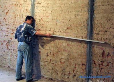 Jak nainstalovat majáky na zeď